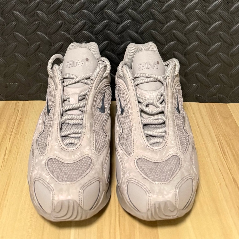 New Nike Air Max Muse College Grey Sneakers HM0750-001 Womens Size 7 - Picture 2 of 5